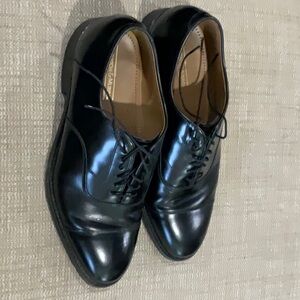 Used Black Melton Johnston & Murphy Dress Shoes